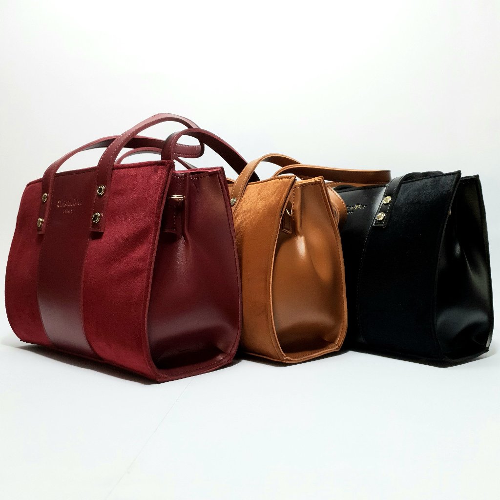 Christian Dior : Elegant Leather Tote Bag